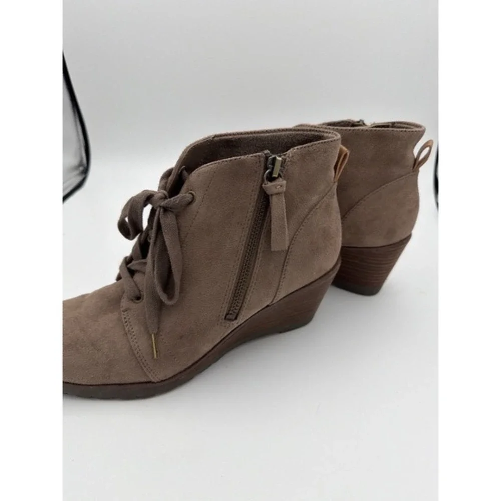 Dr. Scholl's Women's US 7 Suede Ankle Boots Taupe Lace-Up Side Zip Wedge.   1597